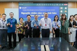 Đại biểu dự hội thảo “Nguyên nhân bài báo khoa học bị rút” tại Trường Đại học Văn Lang. Ảnh từ Facebook Trường Đại học Văn Lang