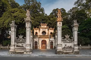 Đền Quán Thánh nguyên là một đạo quán của Đạo giáo với tên gọi “Trấn Vũ quán”.