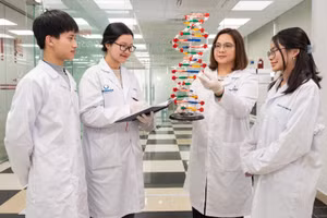 Giảng viên, sinh viên Đại học Phenikaa. Ảnh: NTCC