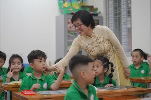 Luật Nhà giáo sẽ cơ bản khắc phục bất cập trong quản lý và phát triển nhà giáo, tạo động lực để họ tận hiến với nghề. Ảnh: Xuân Phú