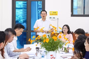 Chính quyền phường Giảng Võ (Hà Nội) triển khai công tác giáo dục năm học 2025 - 2026 với Trường THCS Giảng Võ.