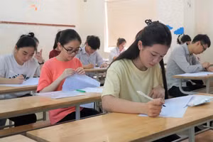 Thí sinh tham dự Kỳ thi tốt nghiệp THPT năm 2025 tại Nghệ An. Ảnh: Hồ Lài