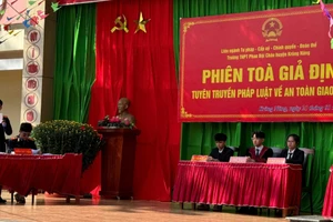 “Phiên tòa giả định” vụ án “Vi phạm quy định về tham gia giao thông đường bộ theo Điều 260 Bộ luật Hình sự”. Ảnh: TT