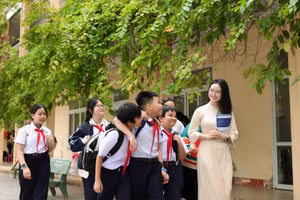 Cô trò Trường THCS Nguyễn Huệ (Hải Châu, TP Đà Nẵng). Ảnh minh họa: INT