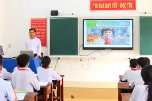 Tiết học ứng dụng AI vào thiết kế bài giảng của thầy Đặng Văn Phương (giáo viên Trường THCS Thái Phương).