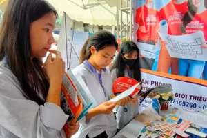 Công tác tư vấn hướng nghiệp cho học sinh sau tốt nghiệp THCS được nhiều cơ sở GDNN chú trọng triển khai. Ảnh: NTCC