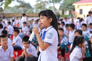 Học sinh Hải Dương trả lời câu hỏi về các di tích lịch sử, văn hóa trong chương trình “Giáo dục di sản văn hóa trong nhà trường”. Ảnh minh họa: INT