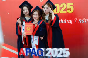 Sinh viên Học viện Hành chính và Quản trị công. 