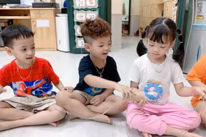 Các trò chơi team building có thể thiết kế phù hợp với độ tuổi của trẻ. Ảnh minh họa: INT