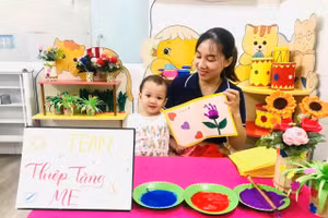 Giờ dạy của giáo viên Trường Mầm non Tây Thạnh 2. Ảnh: MA