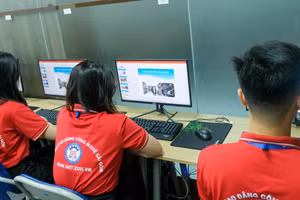 Sinh viên ngành Thương mại điện tử, Trường Cao đẳng Công nghệ Sài Gòn. Ảnh: Lâm Ngọc