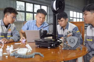 Sinh viên Trường Đại học Công nghệ Miền Đông tại một buổi thực hành. Ảnh: MIT.Uni