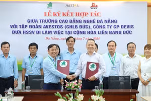 Trường Cao đẳng Nghề Đà Nẵng ký kết hợp tác với Công ty CP Devis Tập đoàn Avestos (CHLB Đức) trong việc đưa sinh viên sang Đức làm việc.