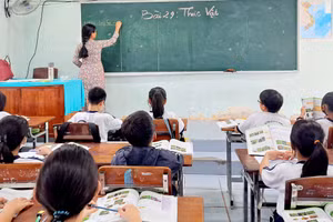 Giờ học tại Trường THCS - THPT Trưng Vương (Vĩnh Long). Ảnh: NTCC