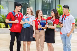 Sinh viên Trường Đại học Nguyễn Tất Thành. Ảnh: NTCC