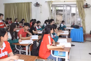 Thầy và trò Trường THCS Hóa Thượng (Đồng Hỷ, Thái Nguyên) trong giờ tiếng Anh. Ảnh: Ngô Chuyên