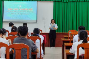 Hội Sinh viên Trường Đại học Tiền Giang tổ chức báo cáo chuyên đề “Nâng cao năng lực số dành cho sinh viên”. Ảnh: TG