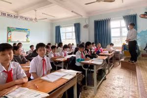 Thầy trò Trường THCS Trần Bá (Tuy Phước, Gia Lai) trong giờ học.