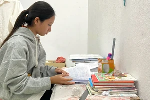 Mến học tiếng Nhật chuẩn bị cho hành trình xuất khẩu lao động để lo toan cho gia đình.