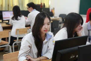 Học sinh Trường THPT Kim Liên, Hà Nội. Ảnh: TG