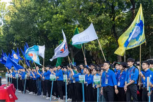 Gần 1.000 sinh viên tình nguyện tham gia Lễ ra quân chiến dịch “Mùa hè xanh 2024”, ngày 15/7. Ảnh: HUST.