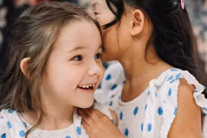 Trẻ em từ 8 đến 10 tuổi thường háo hức với những trải nghiệm mới khơi dậy sự tò mò. Ảnh: INT. 