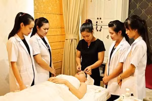 Sinh viên Trường Trung cấp Bách khoa Toàn Cầu được học và thực hành tại cơ sở sản xuất, kinh doanh thực tế.