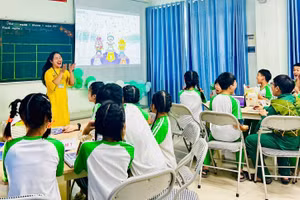 Một tiết dạy tham gia hội thi ‘‘Tỏa sáng nghề giáo trong kỷ nguyên số’’ của Trường Tiểu học Hoa Lư. Ảnh: NTCC