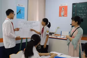 Thầy trò Trường THCS Nam Từ Liêm, Hà Nội trong giờ học. Ảnh: NTCC