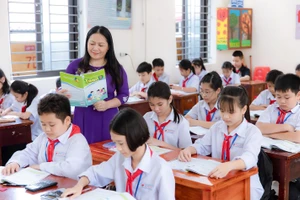 Cô trò Trường THCS Bạc Liêu – Ninh Bình (Cà Mau). Ảnh minh họa: INT