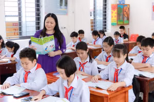 Cô trò Trường THCS Bạc Liêu – Ninh Bình (Cà Mau). Ảnh minh họa: INT