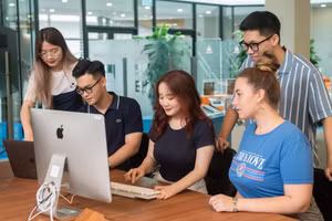 Sinh viên Trường Đại học Anh Quốc Việt Nam. Ảnh: NTCC