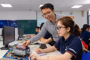 Cần siết chặt việc kiểm tra, đánh giá đối với sinh viên, có biện pháp đủ mạnh để ngăn chặn tình trạng thi hộ, học hộ. Ảnh: ITN