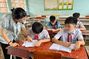 Trường THCS Nguyễn Hiền (TPHCM) bồi dưỡng miễn phí cho học sinh trong dịp hè. Ảnh: Hồ Phúc