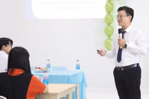 PGS.TS Lê Hoàng Anh, Trưởng Bộ môn Công nghệ Tài chính - Trường Đại học Ngân hàng TPHCM.