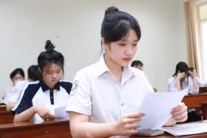 Thí sinh tham dự Kỳ thi tốt nghiệp THPT năm 2025 tại Ninh Bình. Ảnh: Đình Tuệ