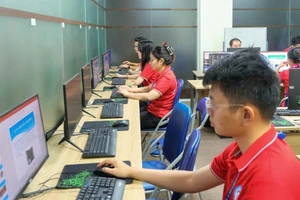 Sinh viên Trường Cao đẳng Công nghệ Sài Gòn. Ảnh: L.N