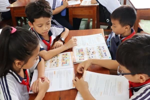 Cà Mau sẽ không để học sinh thiếu sách giáo khoa trong năm học mới 2026-2027.