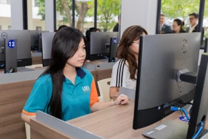Sinh viên Đại học Kinh tế TPHCM tại trung tâm khảo thí của trường. Ảnh: UEH