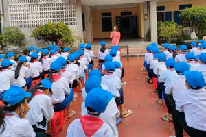 Trường Tiểu học và THCS Thụy Ninh (Thái Thụy, Thái Bình) tổ chức chuyên đề Internet với học đường dành cho học sinh THCS. Ảnh: Phòng GD&ĐT