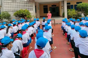 Trường Tiểu học và THCS Thụy Ninh (Thái Thụy, Thái Bình) tổ chức chuyên đề Internet với học đường dành cho học sinh THCS. Ảnh: Phòng GD&ĐT