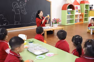 Cần hoàn thiện chính sách an sinh xã hội đối với lao động di cư, trong đó có vấn đề về giáo dục. Ảnh: INT