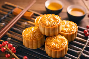 Bánh trung thu không chỉ được mua để các gia đình thưởng thức, mà còn là một món quà đầy ý nghĩa. Ảnh: INT