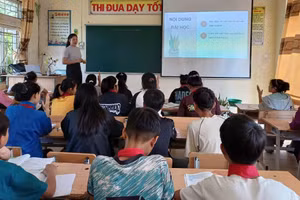 Giờ học tại Trường Phổ thông Dân tộc bán trú THCS Khoen On (Khoen On, Lai Châu). Ảnh: NTCC