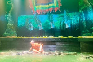Mùa nước nổi Nam Bộ được tái hiện trong “Khúc đồng dao”. Ảnh: Nguyên Hạnh.