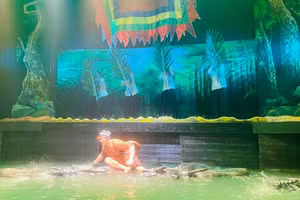 Mùa nước nổi Nam Bộ được tái hiện trong “Khúc đồng dao”. Ảnh: Nguyên Hạnh.