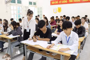 Học sinh Trường THPT Chiềng Khương (huyện Sông Mã, Sơn La) học môn Công nghệ. Ảnh: Hà Hoàng