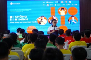 Học sinh trường UKA Bà Rịa hưởng ứng cùng nhau hưởng ứng chiến dịch Không một mình. Ảnh: Trường UKA Bà Rịa