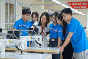 Giờ thực hành của sinh viên Trường Đại học Công nghiệp và Thương mại Hà Nội. Ảnh: Website nhà trường