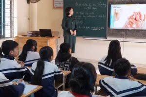 Giờ học của cô, trò Trường THCS Dũng Hợp, xã Nghĩa Dũng (Tân Kỳ, Nghệ An). Ảnh: Hồ Lài